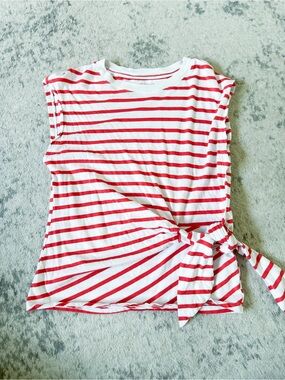 ⭐️3/$30⭐️ (bundle deal) Old Navy Red & White Side Tie Top